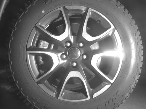 Used 2025 Jeep Compass Trailhawk AWD/4WD image 12