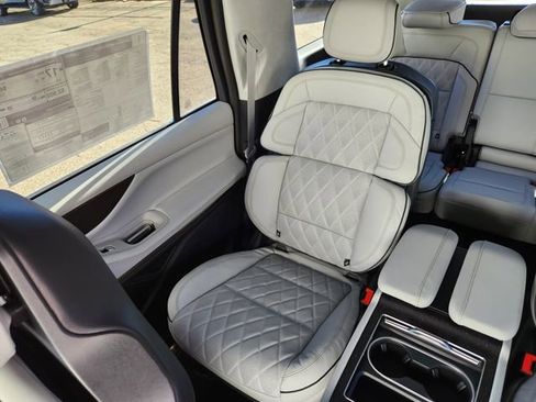 New 2026 Lincoln Navigator L Black Label image 13