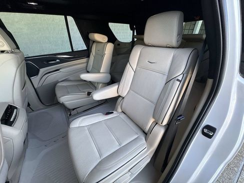 Certified 2022 Cadillac Escalade Premium Luxury AWD/4WD image 26