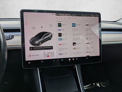 Used 2018 Tesla Model 3 Long Range image 15