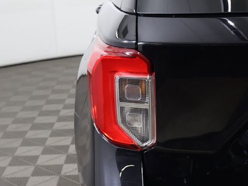 Used 2023 Ford Explorer XLT w/ Equipment Group 202A image 14