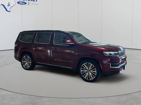 Used 2022 Jeep Grand Wagoneer Series III AWD/4WD image 2