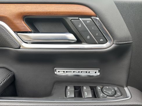 Used 2022 GMC Sierra 1500 Denali w/ Denali Reserve Package image 15