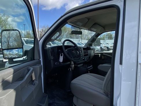 New 2024 GMC Savana 3500 Work Van w/ Power Convenience Package image 17