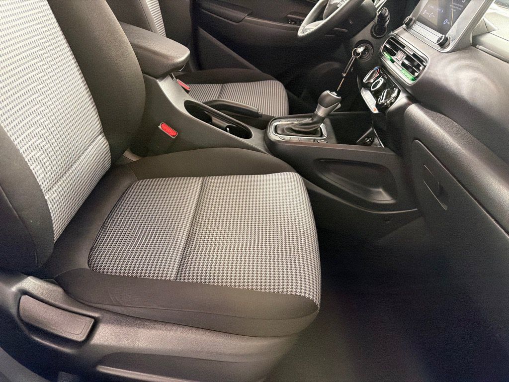 Used 2022 Hyundai Kona SE AWD/4WD image 23
