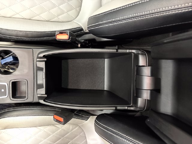 Used 2023 Ford Escape Platinum w/ Premium Technology Package AWD/4WD image 28