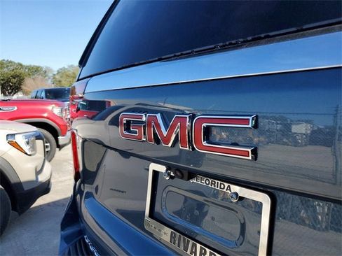 New 2026 GMC Yukon Elevation image 7