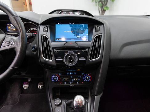 Used 2016 Ford Focus ST w/ Equipment Group 402A FWD image 18