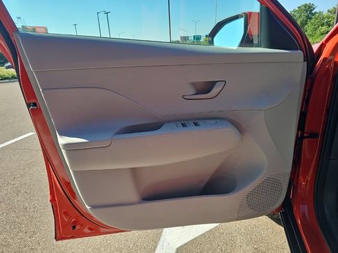 Certified 2024 Hyundai Kona SEL AWD/4WD image 10