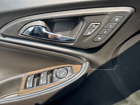 Used 2024 Chevrolet Malibu LT FWD image 11