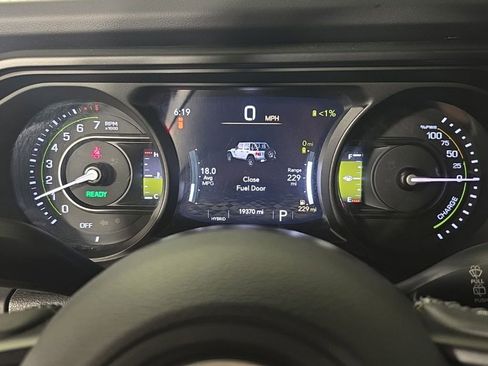 Used 2025 Jeep Wrangler Unlimited Rubicon 4xe w/ Safety Group AWD/4WD image 28