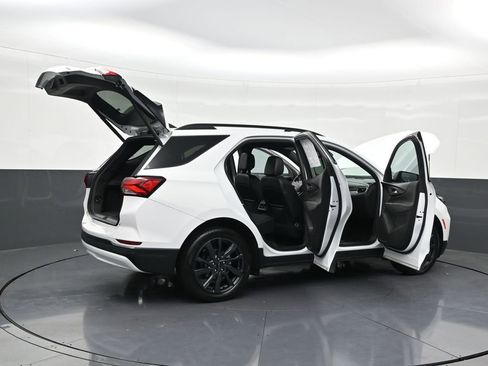 Used 2023 Chevrolet Equinox RS image 31