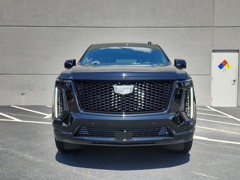 Used 2025 Cadillac Escalade Sport Platinum w/ LPO, Floor Liner Package AWD/4WD image 3