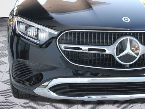 Used 2026 Mercedes-Benz GLC 300 image 11