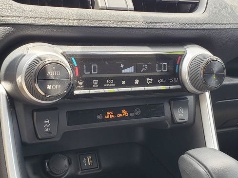 Certified 2025 Toyota RAV4 XLE AWD/4WD image 24
