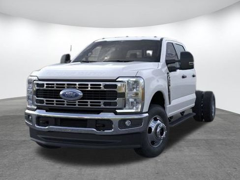 New 2026 Ford F350 XL w/ XL Chrome Package image 2