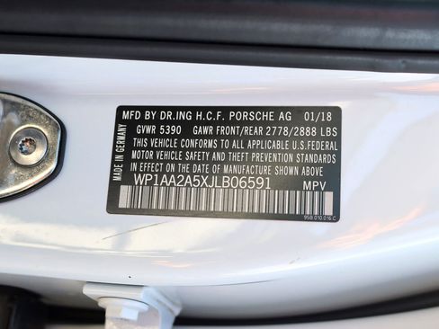 Used 2018 Porsche Macan Sport Edition AWD/4WD image 39
