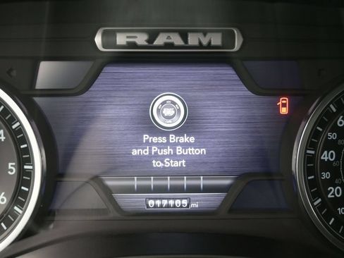 Used 2024 RAM 1500 Laramie AWD/4WD image 11