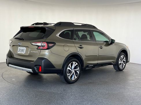 Certified 2022 Subaru Outback Limited AWD/4WD image 4