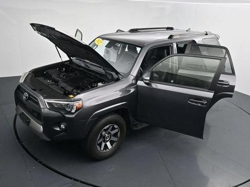 Used 2022 Toyota 4Runner TRD Off-Road Premium AWD/4WD image 40