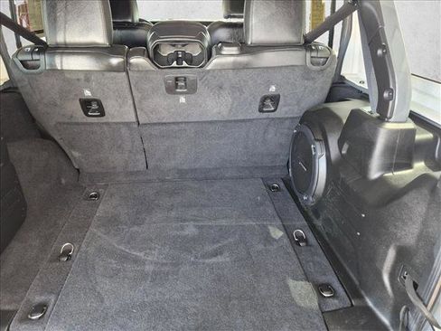Used 2022 Jeep Wrangler Unlimited Sahara w/ Cold Weather Group AWD/4WD image 19