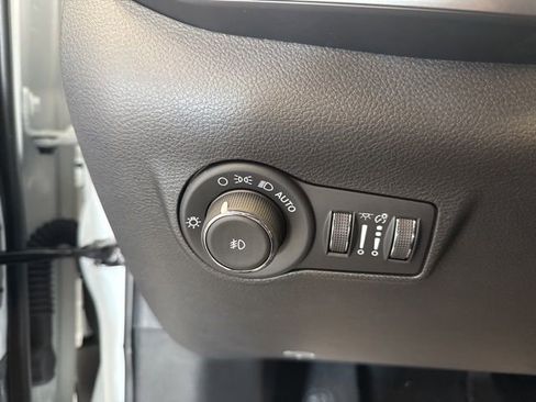 New 2025 Jeep Compass Limited w/ Sun & Sound Group image 14