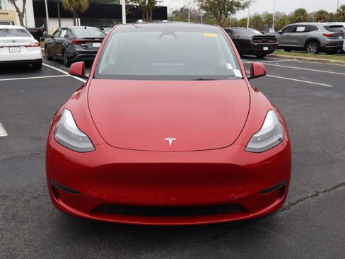 Used 2024 Tesla Model Y Long Range image 3