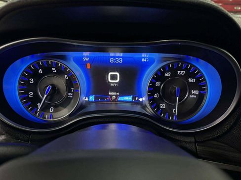 Used 2022 Chrysler 300 Touring w/ Sport Appearance Package RWD image 28