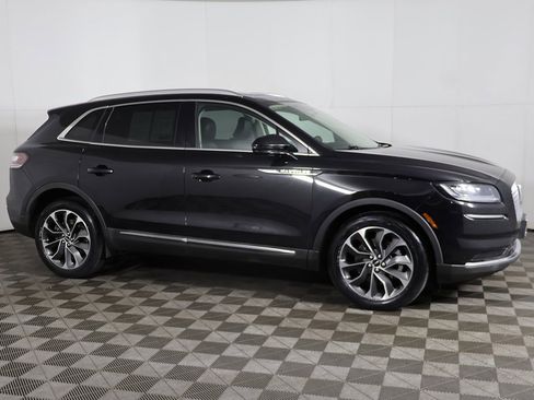 Used 2022 Lincoln Nautilus Reserve image 17