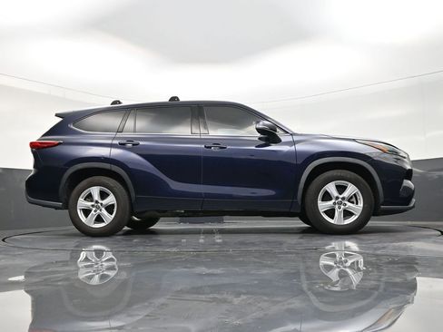 Used 2022 Toyota Highlander L image 25
