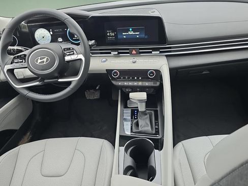 New 2026 Hyundai Elantra Limited FWD image 25