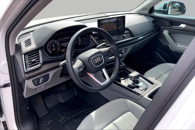 Used 2023 Audi Q5 2.0T Premium Plus w/ Premium Plus Package AWD/4WD image 14