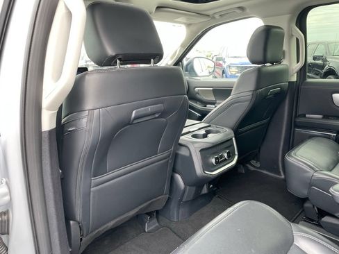 Used 2025 Ford Expedition Platinum AWD/4WD image 58