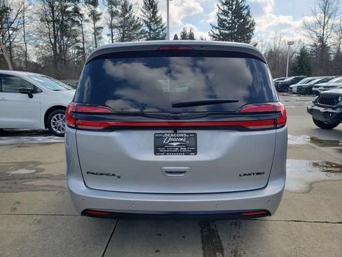 New 2026 Chrysler Pacifica Limited w/ S Appearance Package FWD image 5