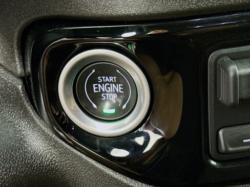 Used 2023 Chevrolet Silverado 1500 RST image 19