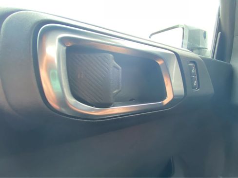 Used 2025 Ford Bronco Outer Banks AWD/4WD image 30