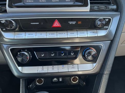 Used 2019 Hyundai Sonata SE FWD image 17