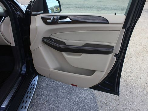 Used 2018 Mercedes-Benz GLE 350 4MATIC image 36