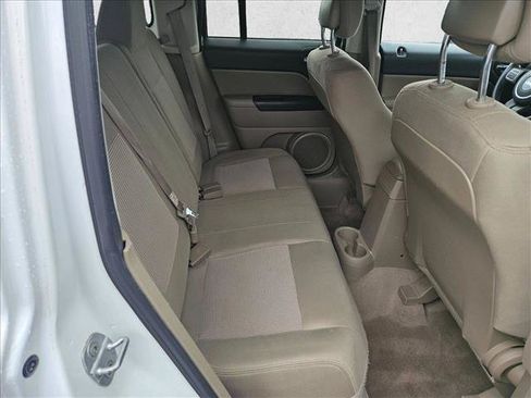 Used 2014 Jeep Patriot Sport FWD image 16