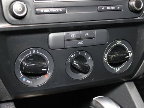 Used 2015 Volkswagen Jetta S image 16