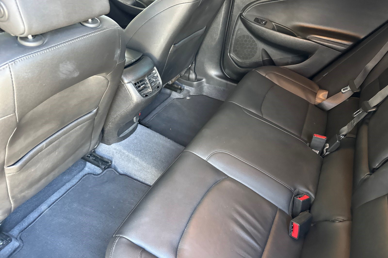 Used 2019 Chevrolet Malibu Hybrid w/ Leather Package FWD image 26