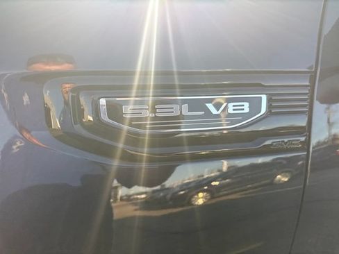 Used 2023 GMC Sierra 1500 Elevation w/ X31 Off-Road Package AWD/4WD image 10