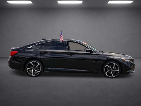 Used 2022 Honda Accord Sport image 3