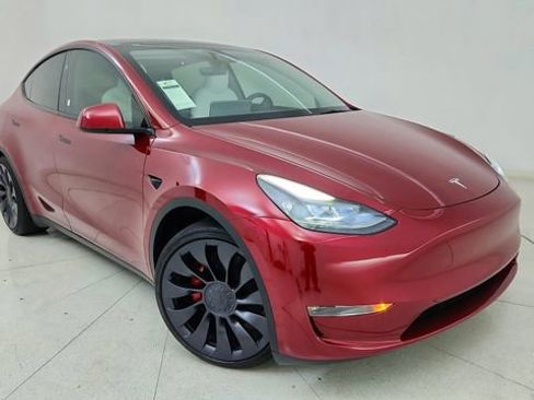 Used 2025 Tesla Model Y Performance image 1