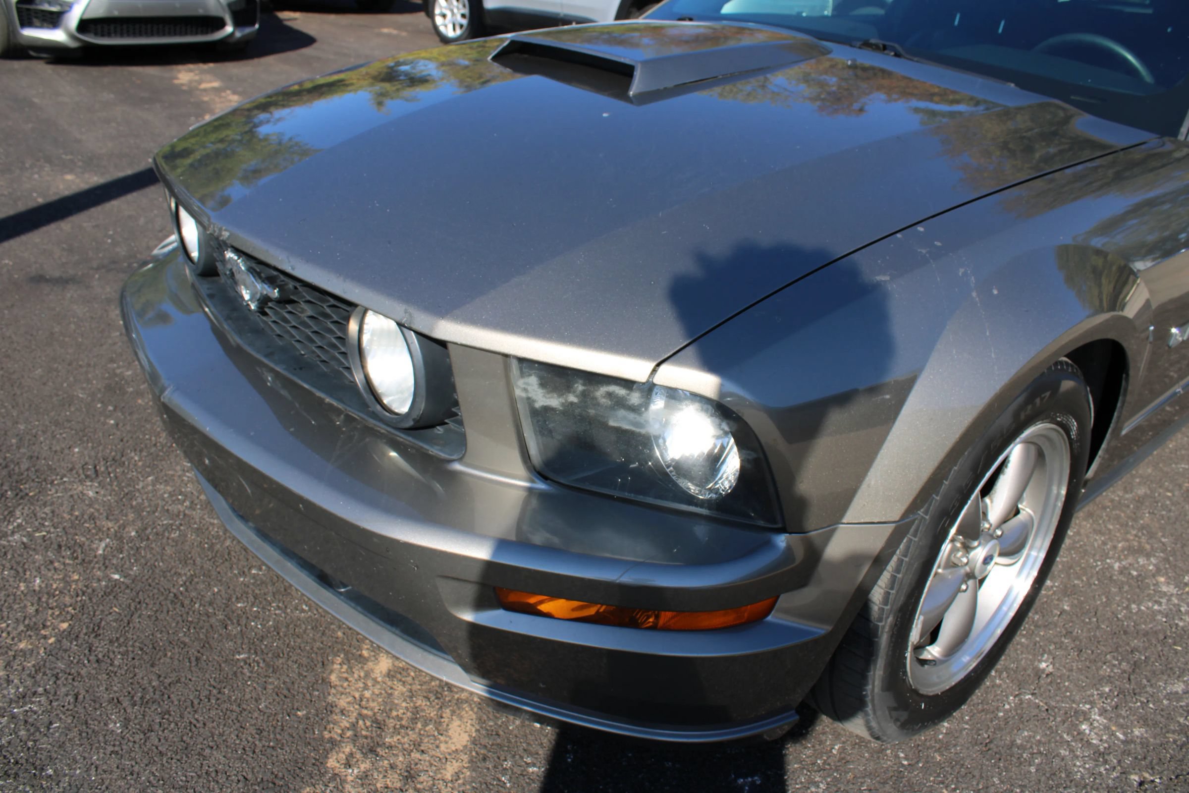 Used 2005 Ford Mustang GT RWD image 3