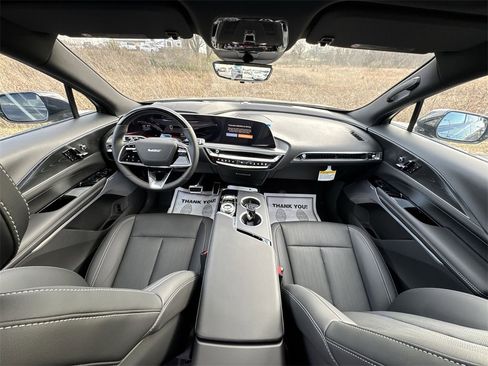 New 2026 Cadillac Lyriq V image 21