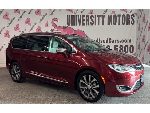 Used 2017 Chrysler Pacifica Limited FWD image 3