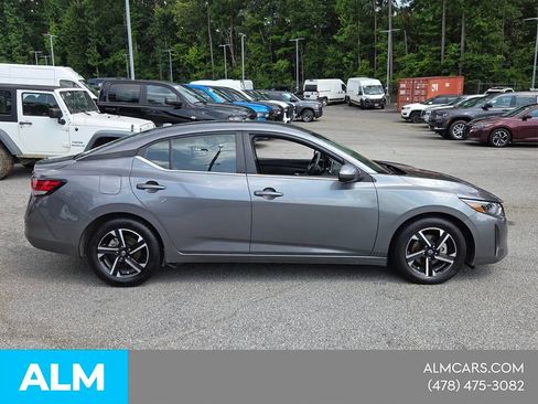 Used 2024 Nissan Sentra SV FWD image 13