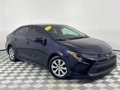 Used 2023 Toyota Corolla LE image 2