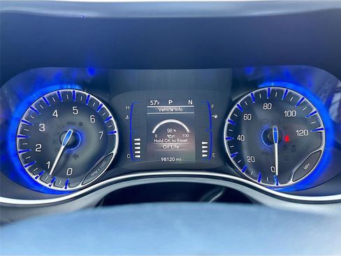 Used 2019 Chrysler Pacifica Touring Plus w/ S Appearance Package image 13